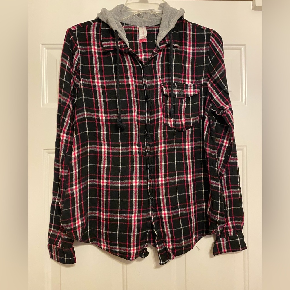 No Boundaries Black and Pink Plaid Shirt with Gray Hood